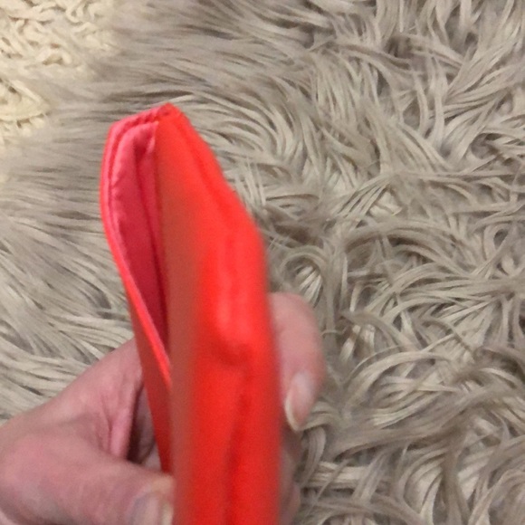 New Unused Ipsy “Sealed with a Kiss” Makeup Bag-Red/Gold-5x7-Flap Closure - Picture 7 of 11